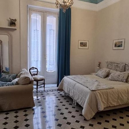 Dimora Donn'Alba Apartment Наполи Екстериор снимка