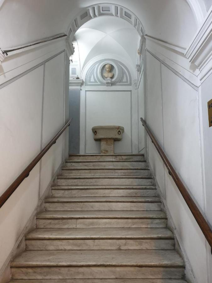 Dimora Donn'Alba Apartment Наполи Екстериор снимка