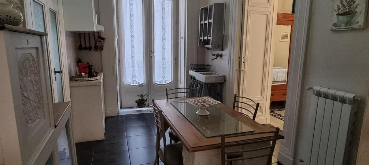 Dimora Donn'Alba Apartment Наполи Екстериор снимка