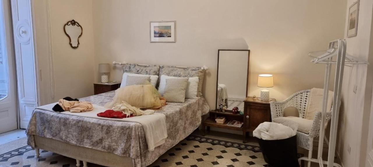 Dimora Donn'Alba Apartment Наполи Екстериор снимка